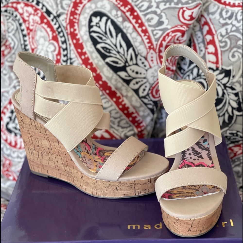 **SOLD** Madden girl East wedges